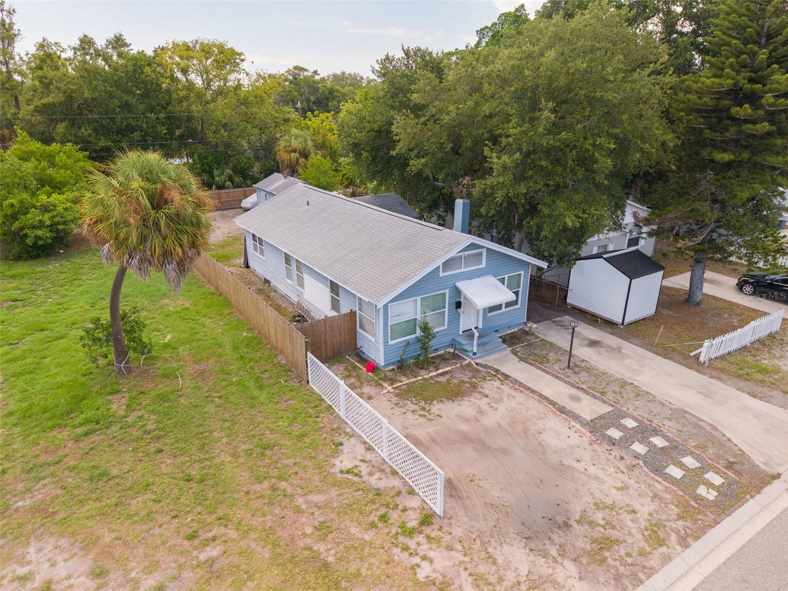 1835 47 St, Saint Petersburg, FL 33711 photo