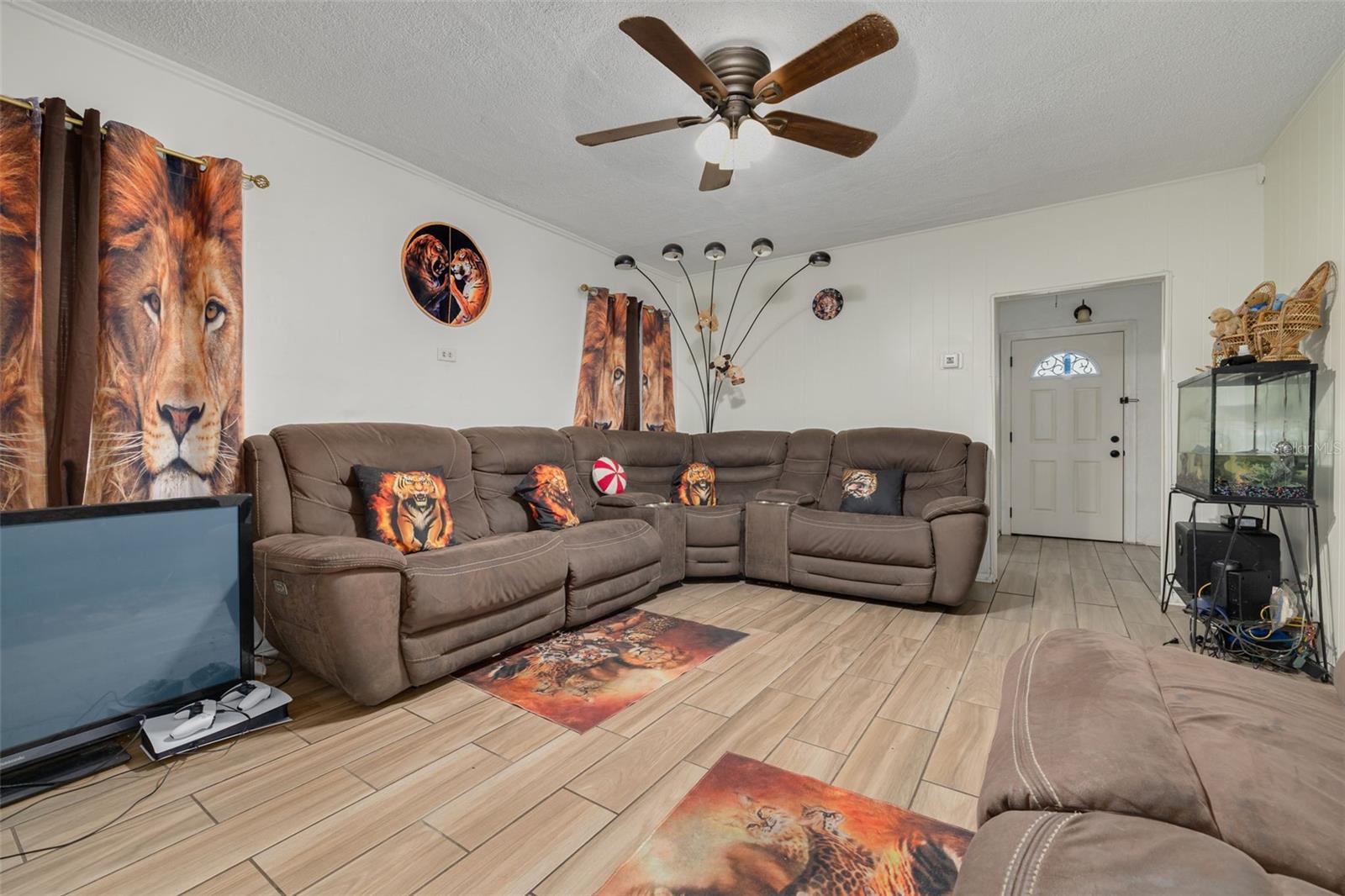 1835 47 St, Saint Petersburg, FL 33711 photo
