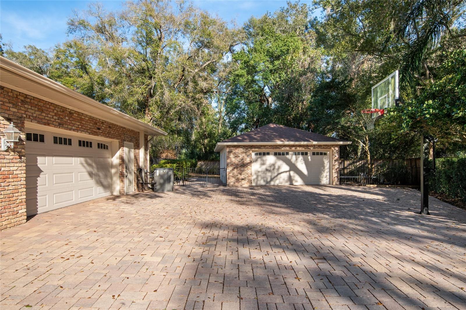 2009 Woody Dr, Windermere, FL 34786 photo