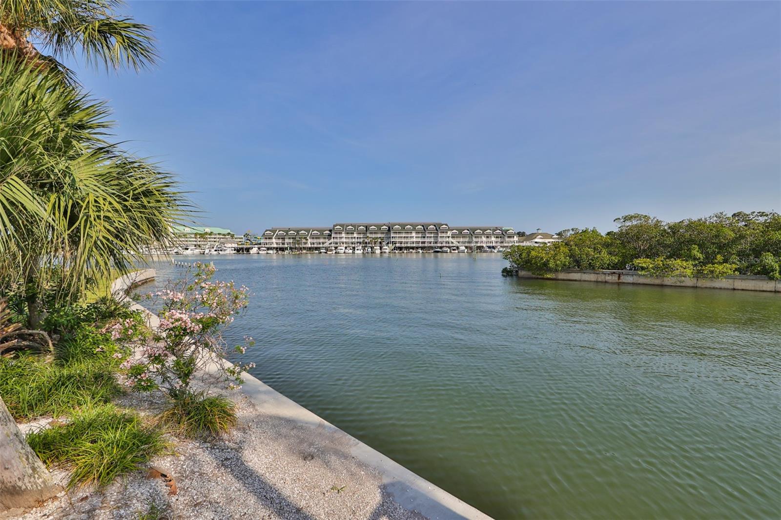14800 Walsingham Rd, Largo, FL 33774
