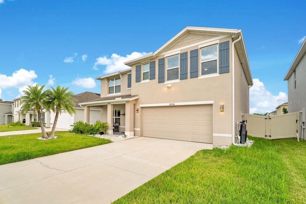 35704 Doveland Dr, Zephyrhills, FL 33541