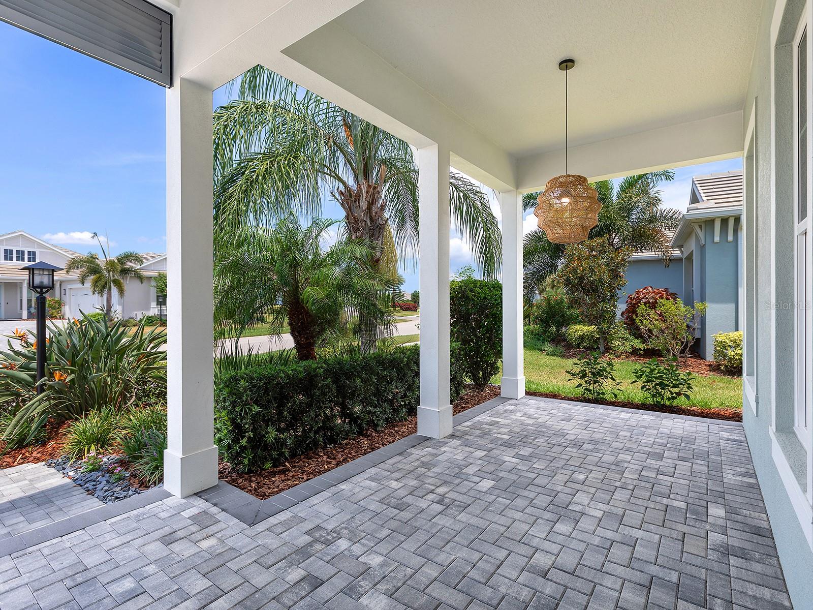 8282 Grande Shores Dr, Sarasota, FL 34240 photo