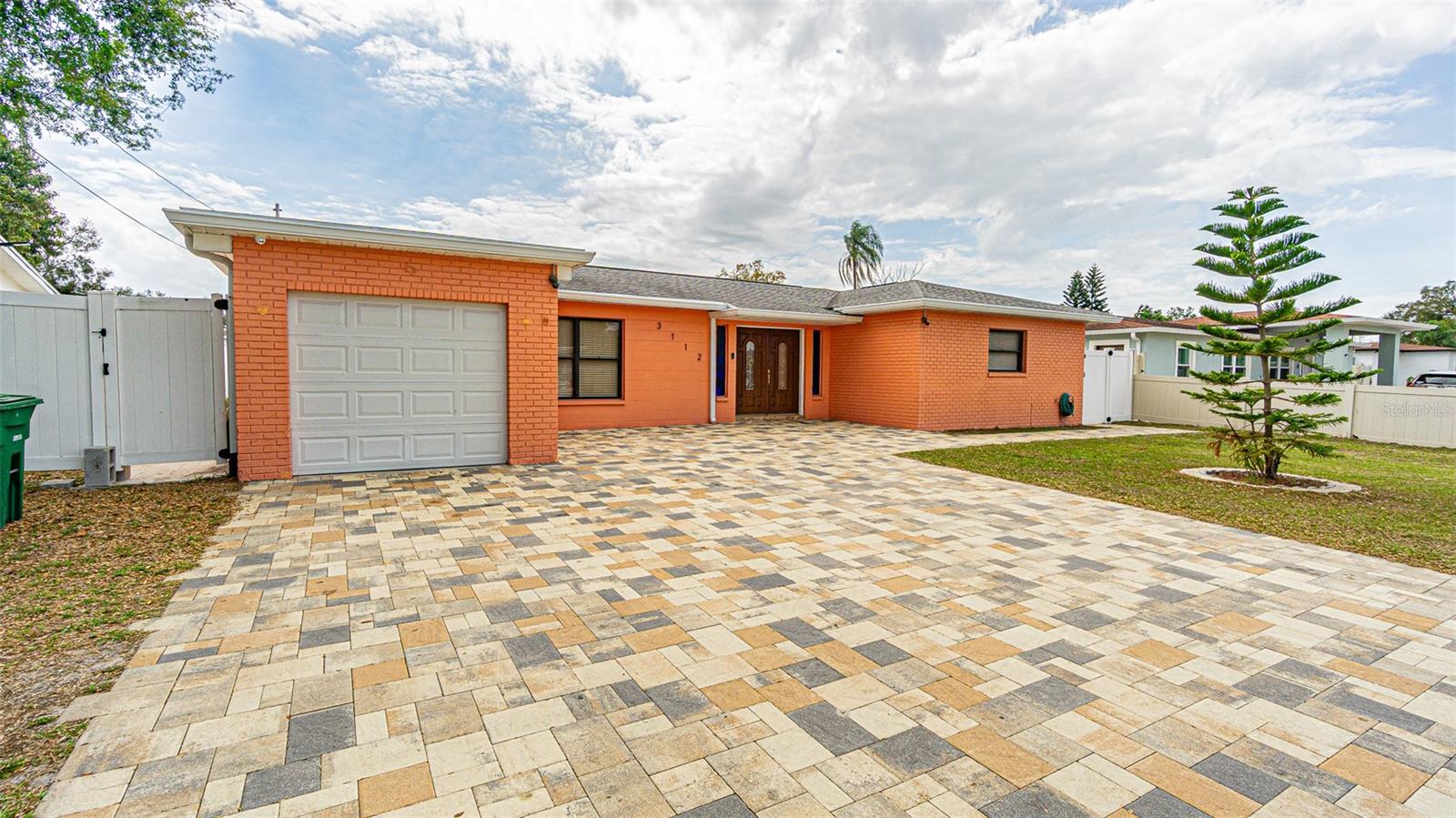 3112 W Henry Ave, Tampa, FL 33614 photo
