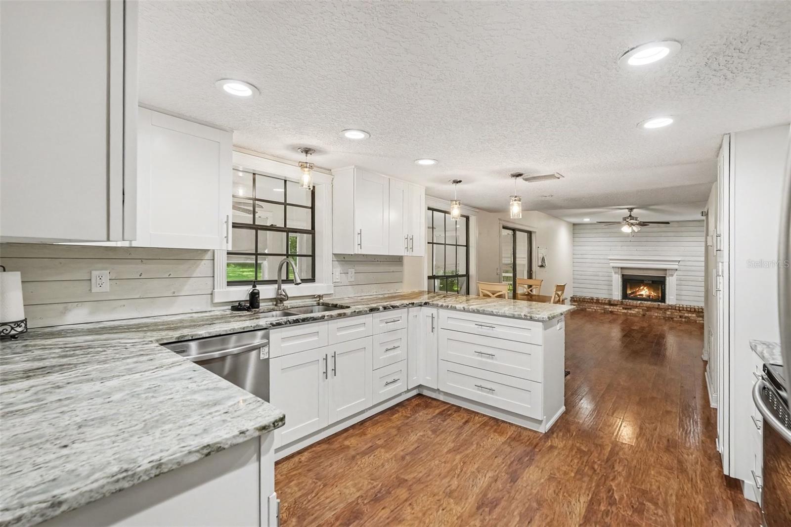 28103 Deedra Dr, Wesley Chapel, FL 33544 photo