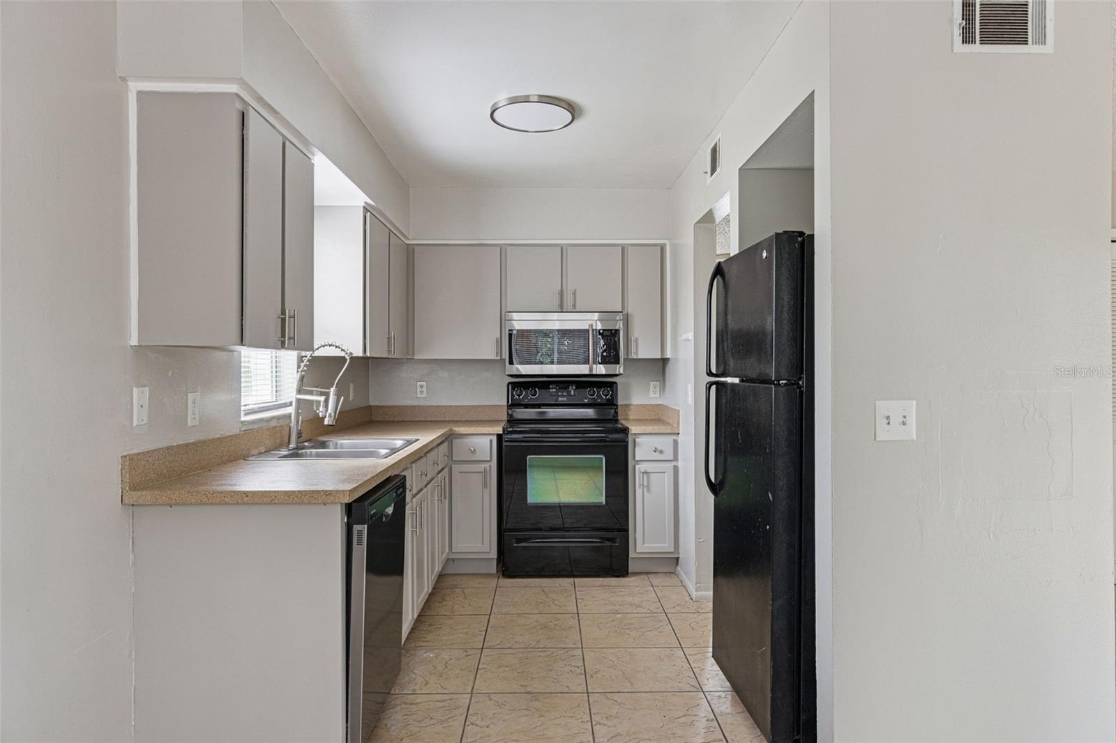 46 N Fairfax Ave, Winter Springs, FL 32708 photo