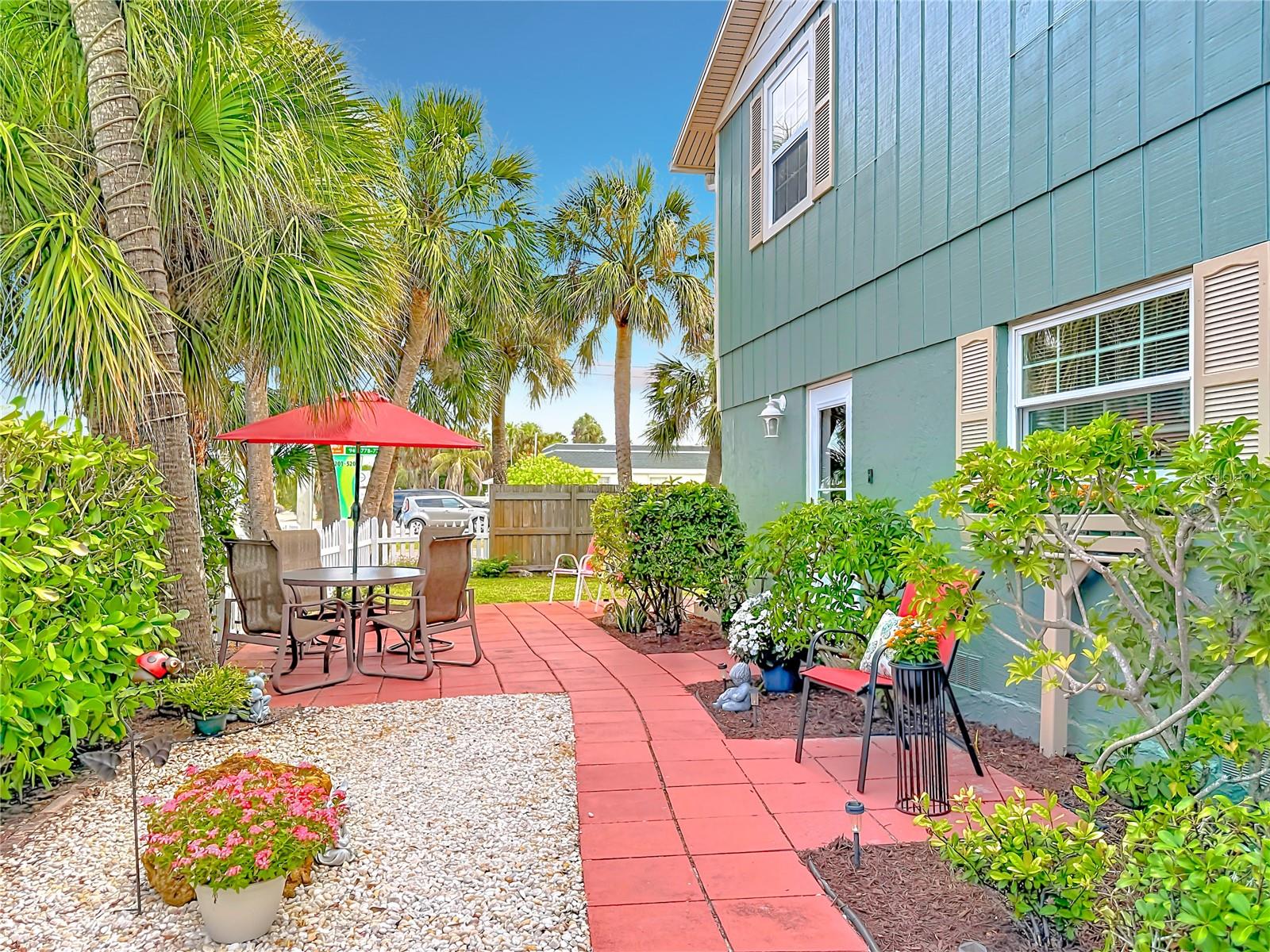 202 Peacock Ln, Holmes Beach, FL 34217 photo