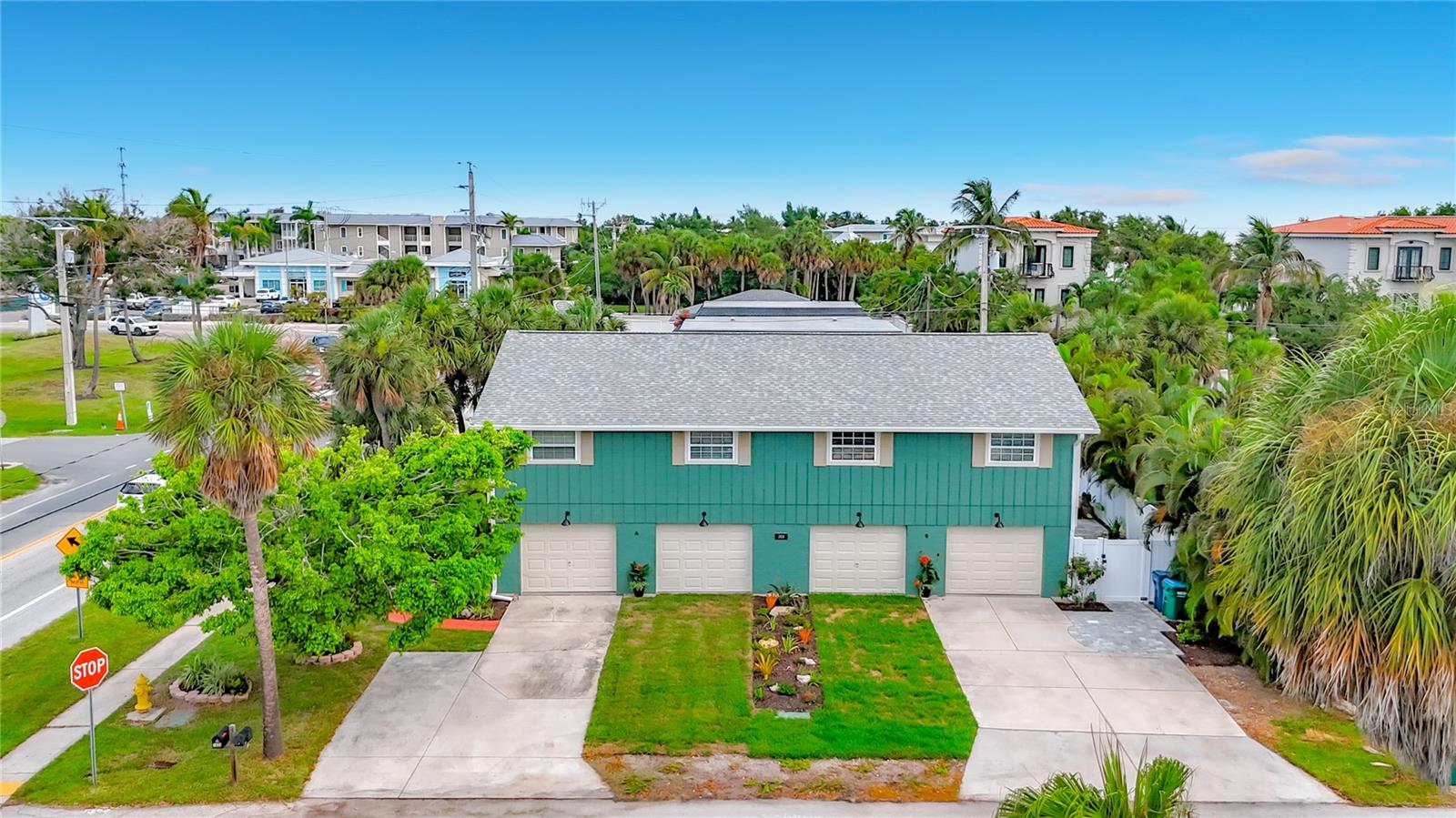 202 Peacock Ln, Holmes Beach, FL 34217