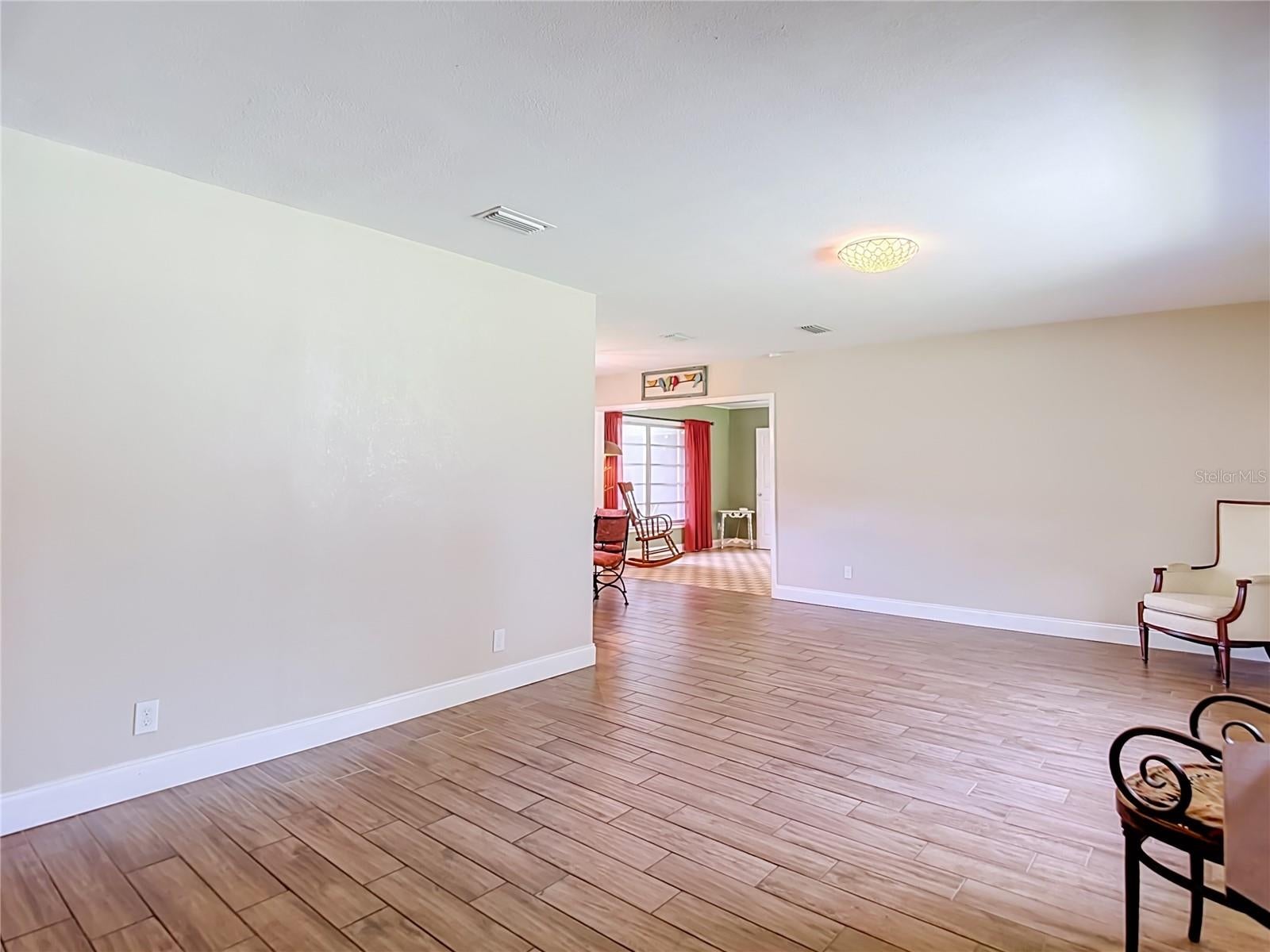 1644 W Socrum Loop Rd, Lakeland, FL 33810 photo