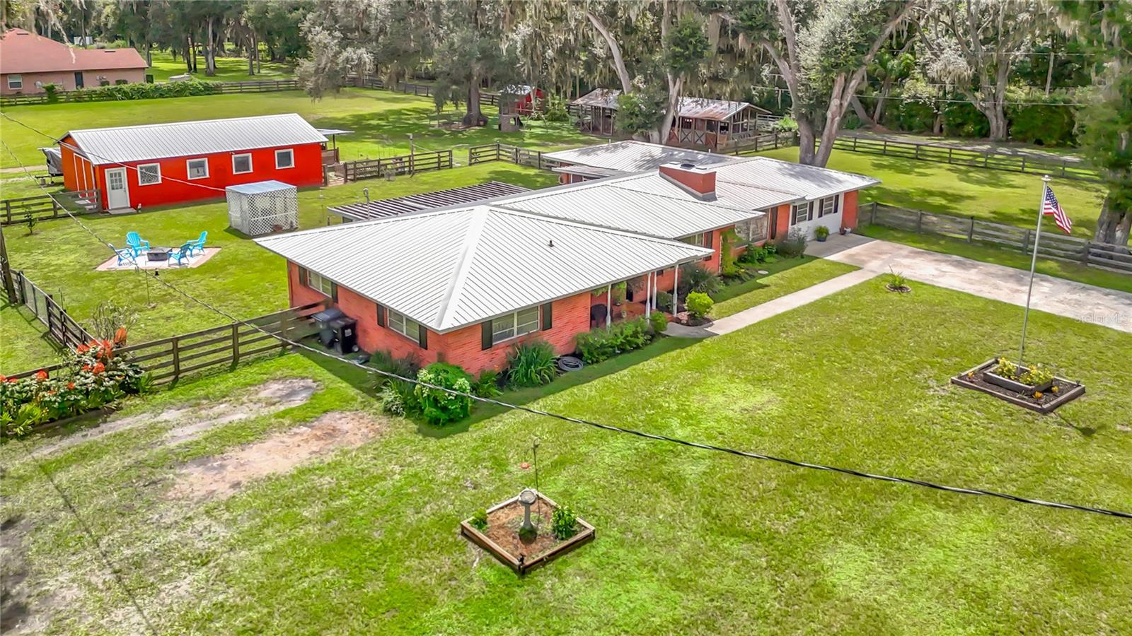 1644 W Socrum Loop Rd, Lakeland, FL 33810 photo
