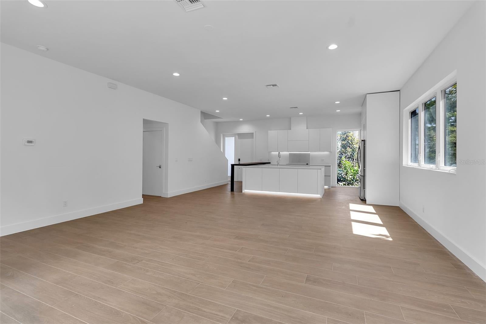 2516 Browning St, Sarasota, FL 34237 photo