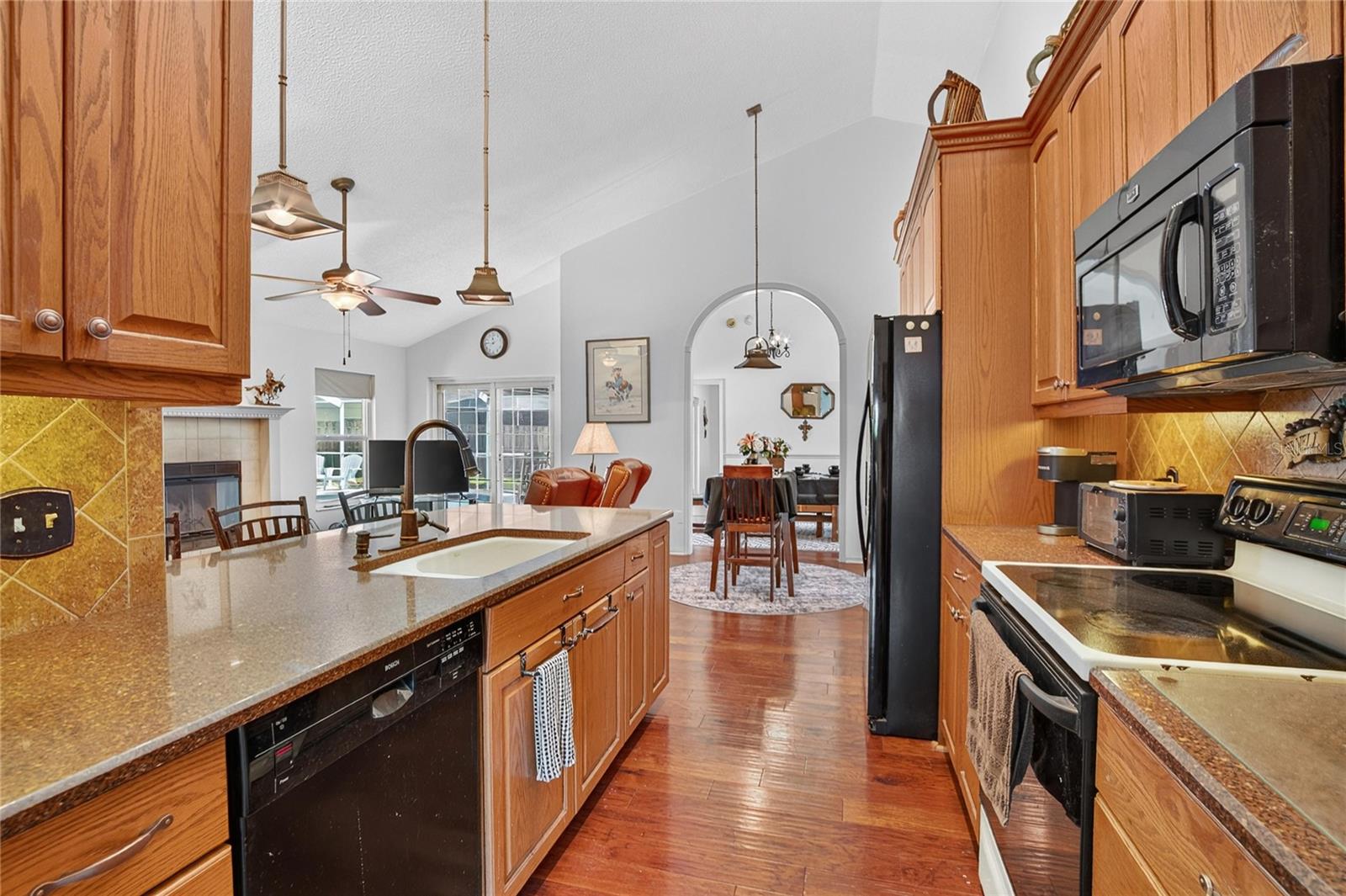 2010 River Park Ct, Valrico, FL 33596 photo