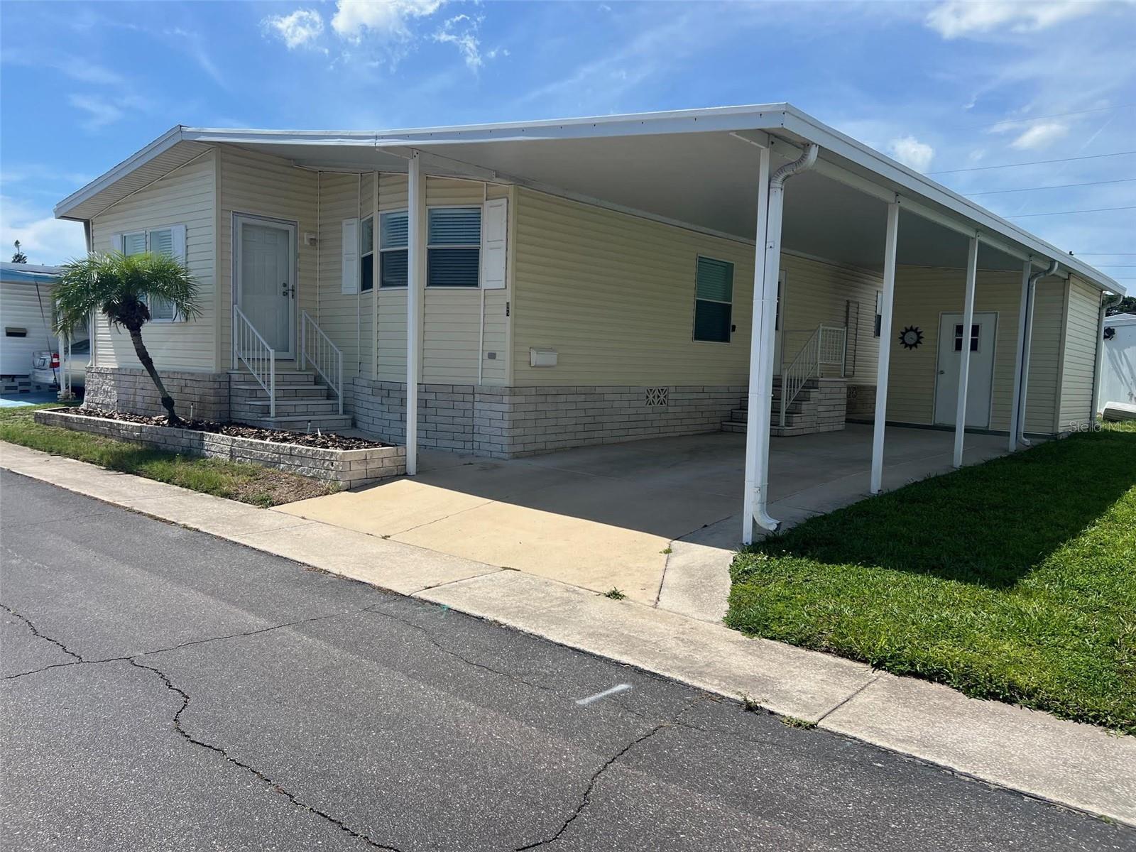 12 Thatch Palm St, Largo, FL 33770