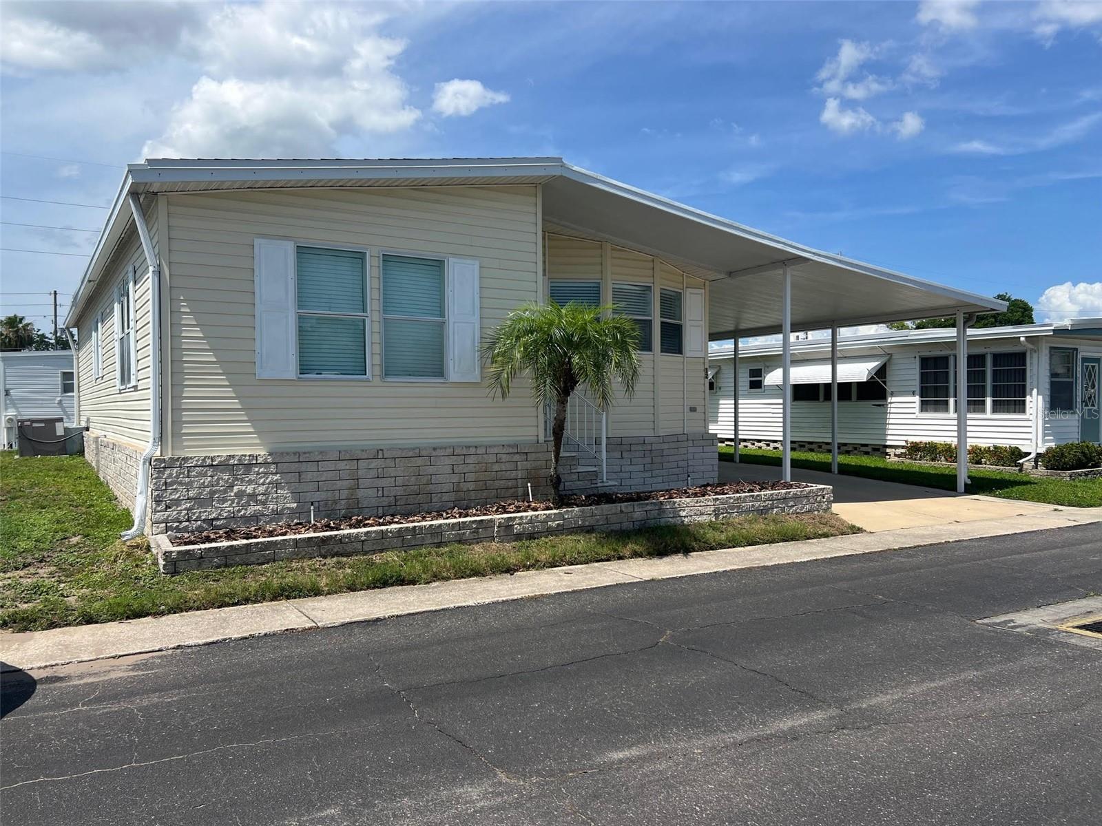12 Thatch Palm St, Largo, FL 33770 photo