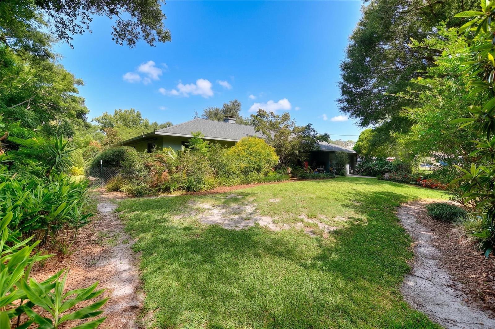 7 Lake Arrowhead Dr, Winter Haven, FL 33880 photo