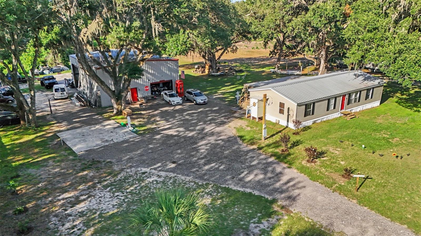 12709 Chihuahua Ct, Thonotosassa, FL 33592 photo