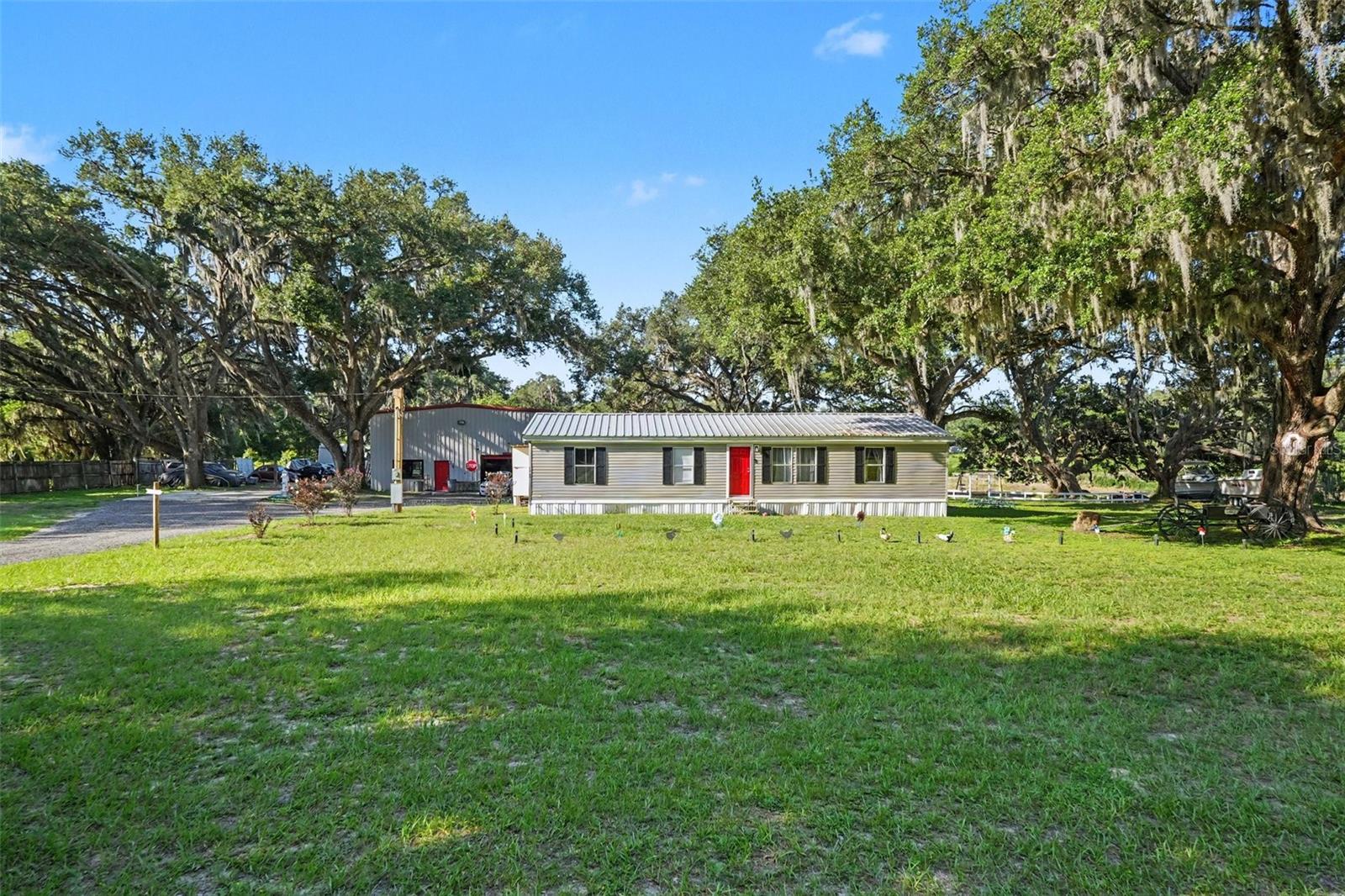 12709 Chihuahua Ct, Thonotosassa, FL 33592 photo