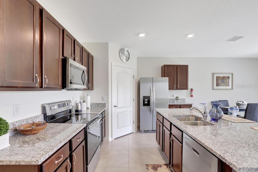 937 Cattleman St, Winter Haven, FL 33881 photo