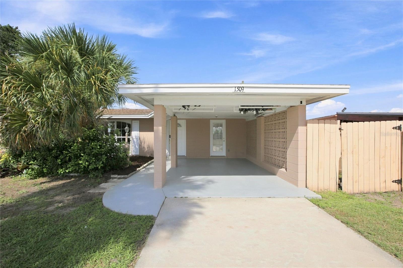 1509 Banyan Dr, Venice, FL 34293 photo