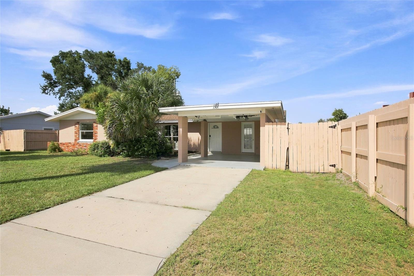 1509 Banyan Dr, Venice, FL 34293 photo