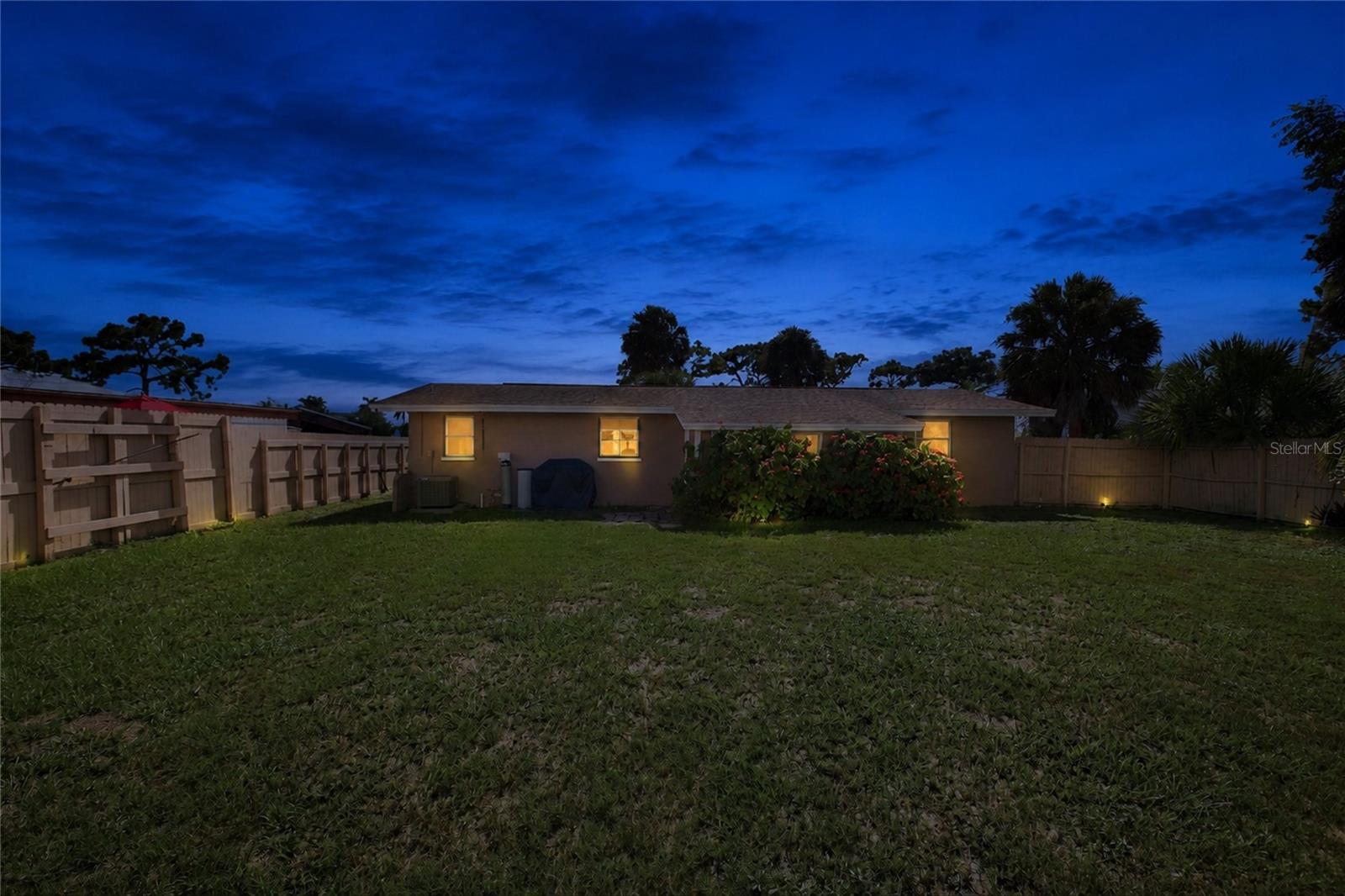 1509 Banyan Dr, Venice, FL 34293 photo