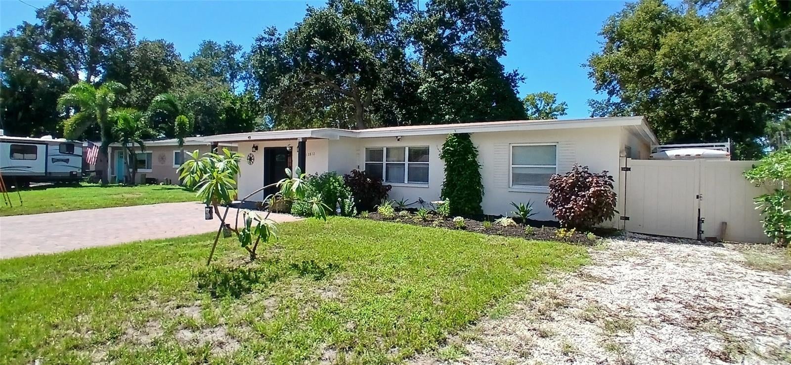 12812 Lake Dr, Largo, FL 33774 photo