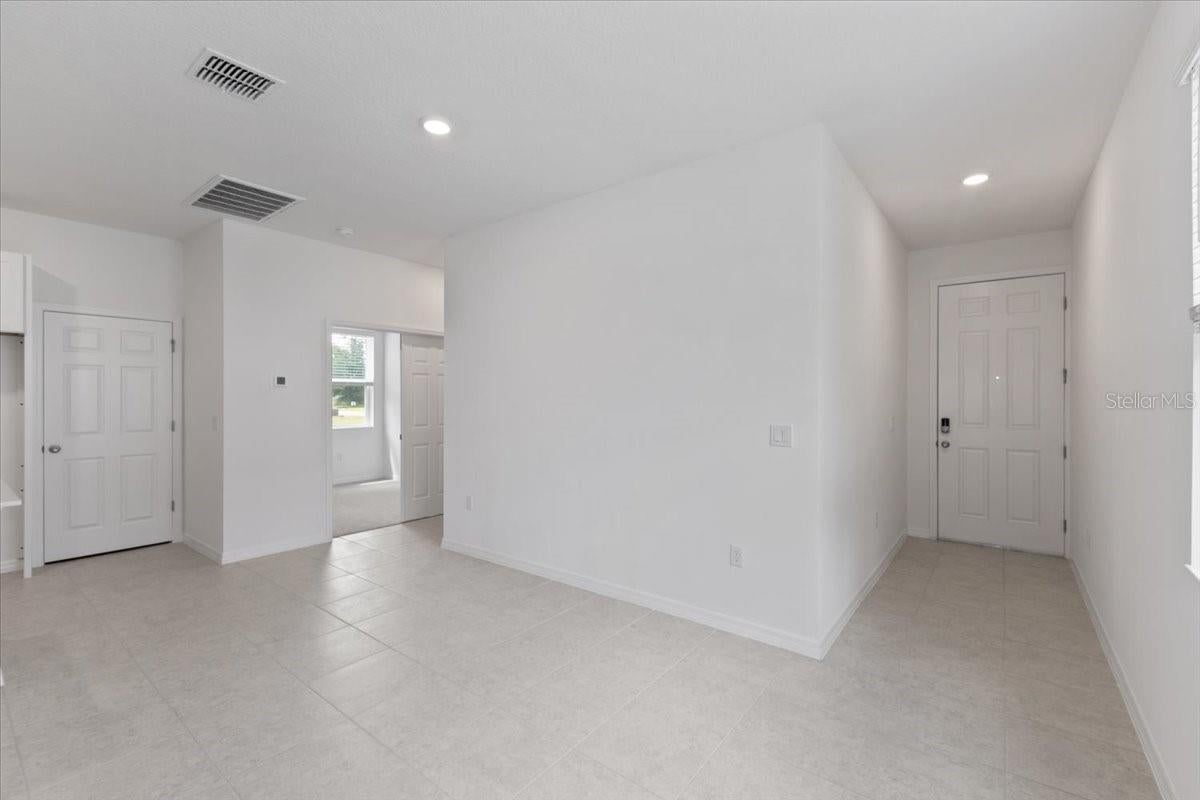 1194 Atlantic Ave, Fruitland Park, FL 34731 photo