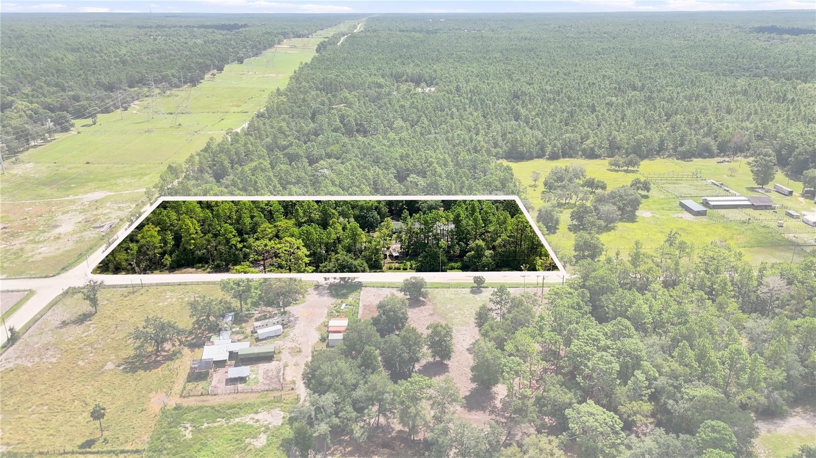 6791 N Velveteen Pt, Dunnellon, FL 34433 photo