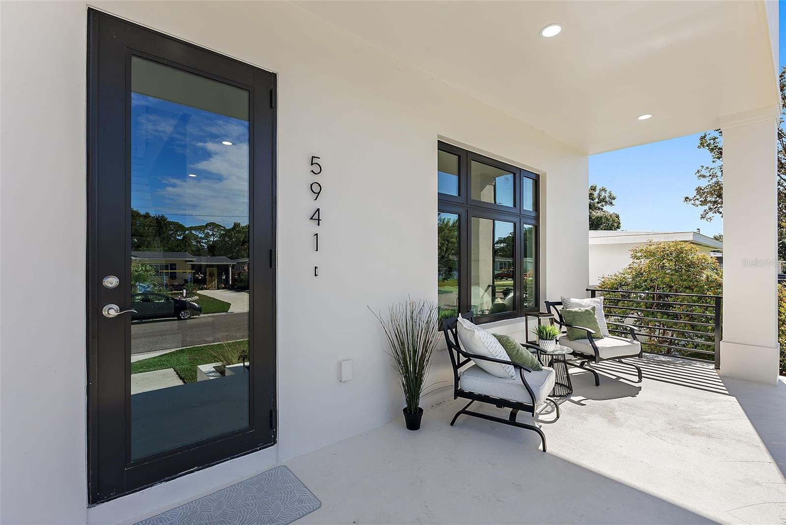 5941 Mangrove St, Saint Petersburg, FL 33703 photo