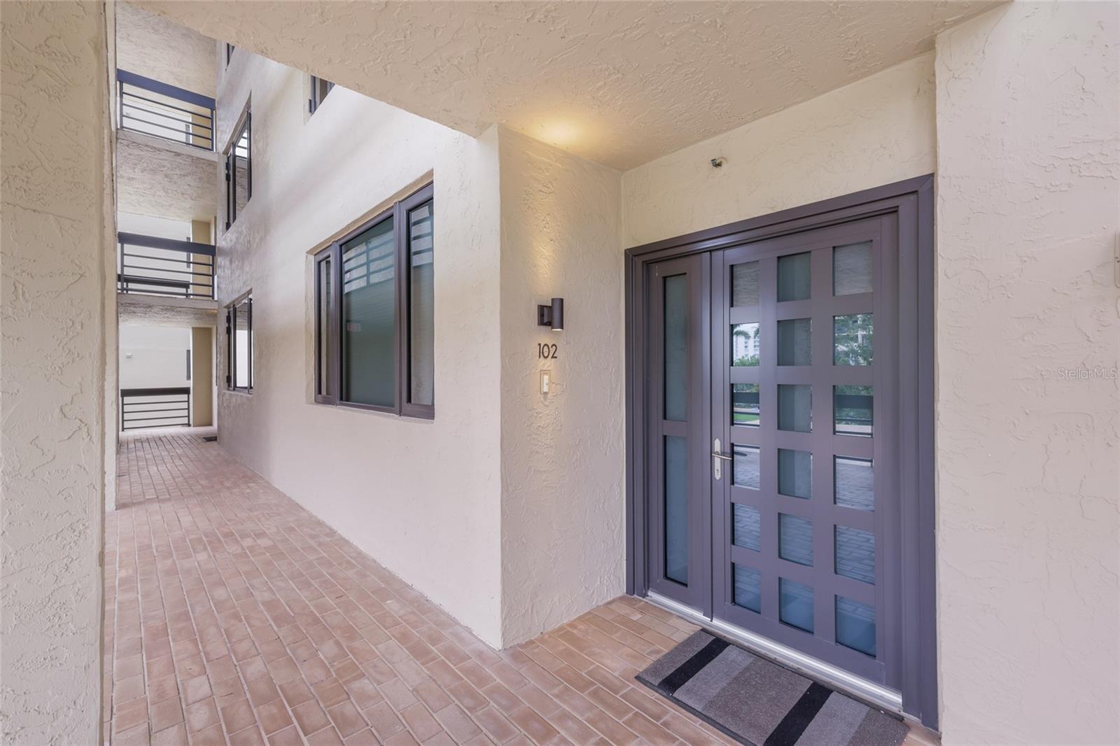 1095 Gulf Of Mexico Dr #102, Longboat Key, FL 34228 photo