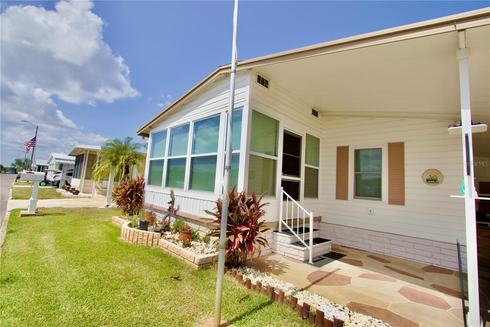 2123 Oahu Dr, Holiday, FL 34691 photo