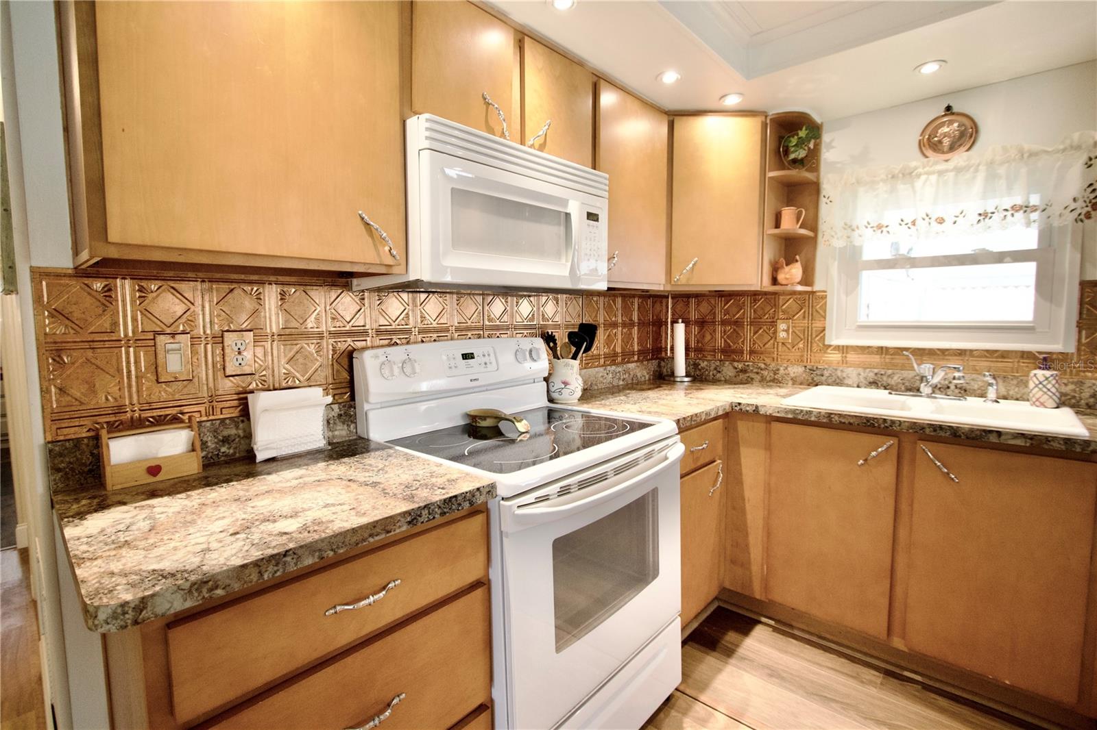 2123 Oahu Dr, Holiday, FL 34691 photo