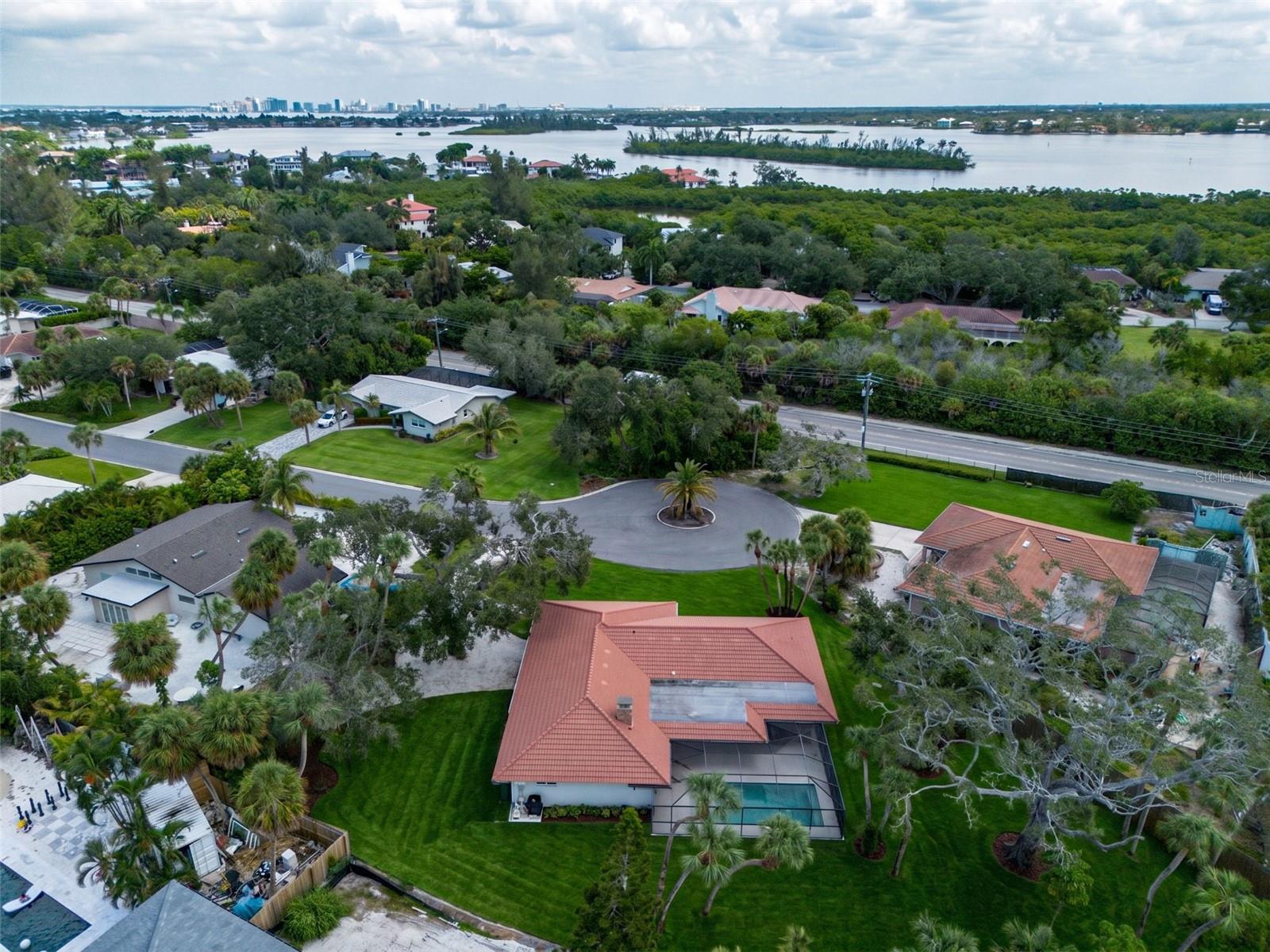 670 Venice Ln, Sarasota, FL 34242 photo