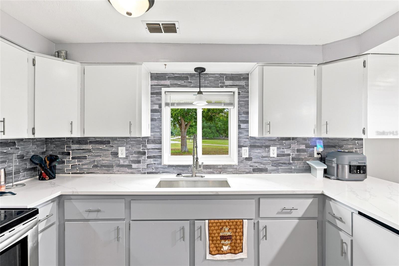 1518 Dickens Rd, Lake Wales, FL 33898 photo