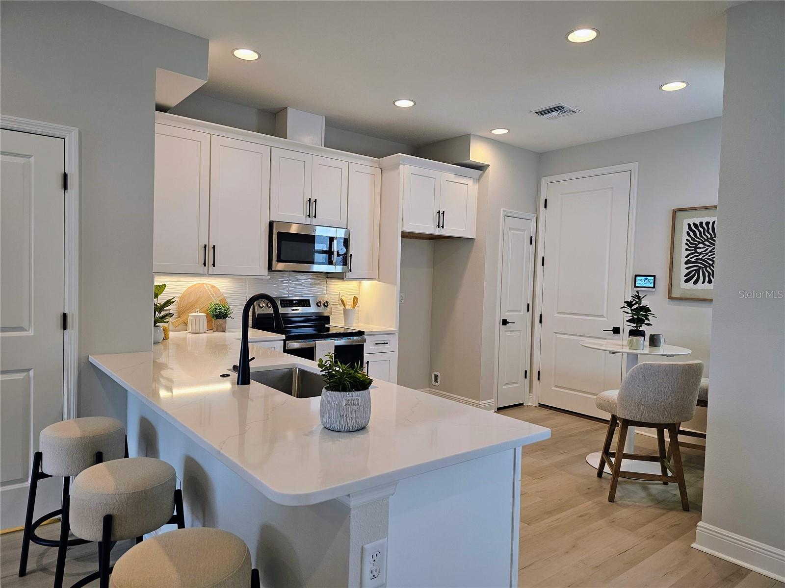 7765 93 St, Seminole, FL 33777 photo