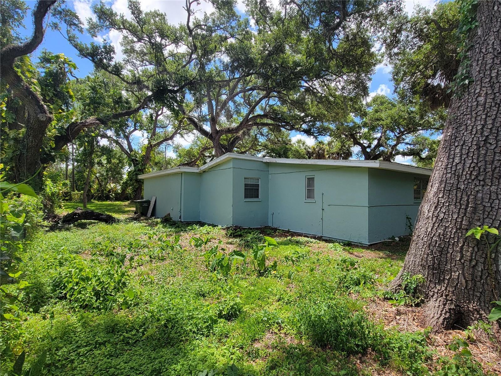 1375 Myrtle St, Sarasota, FL 34234 photo
