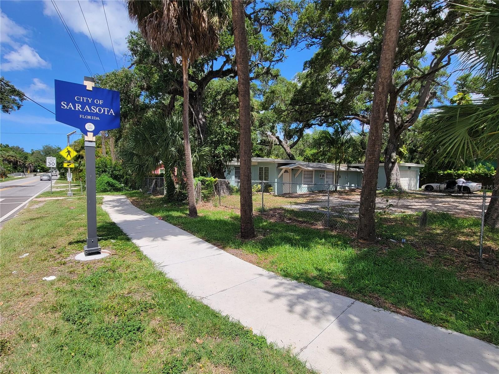 1375 Myrtle St, Sarasota, FL 34234 photo