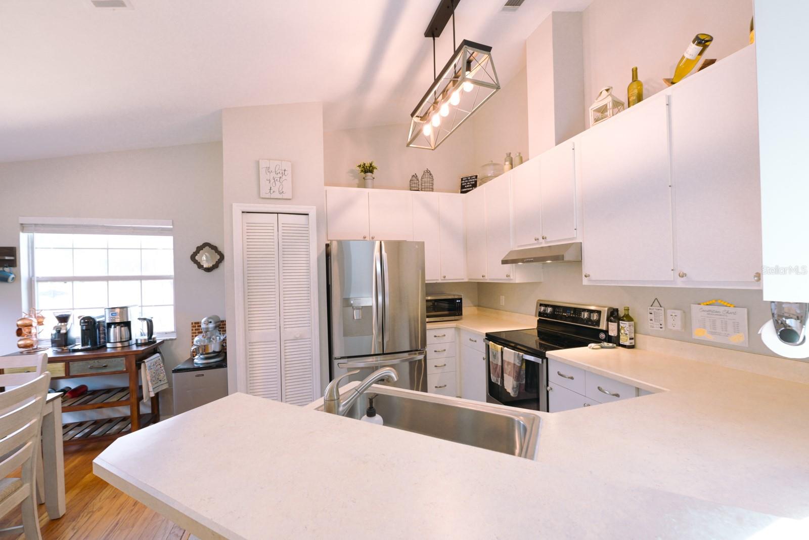 Single Family Residence in GAINESVILLE FL 3735 NW 64TH PLACE 8.jpg