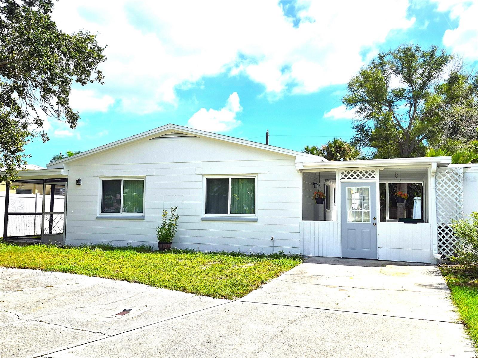 355 39 Ave, St Pete Beach, FL 33706 photo