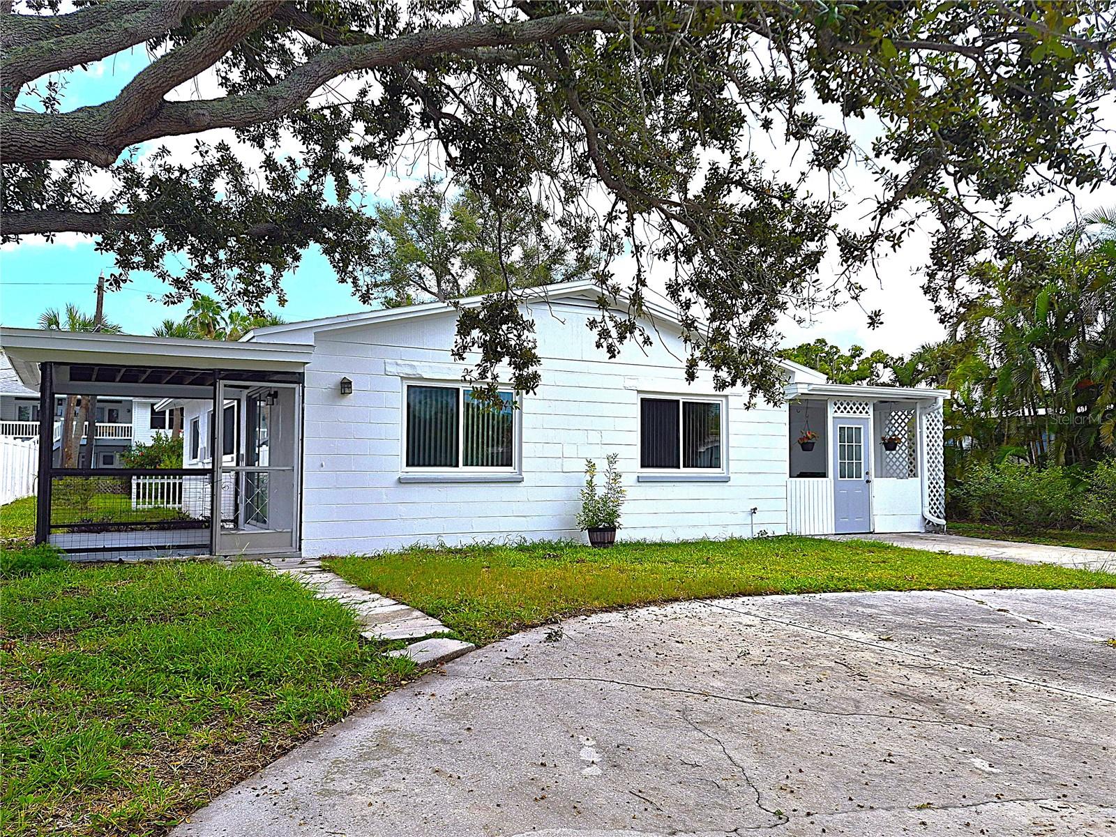 355 39 Ave, St Pete Beach, FL 33706
