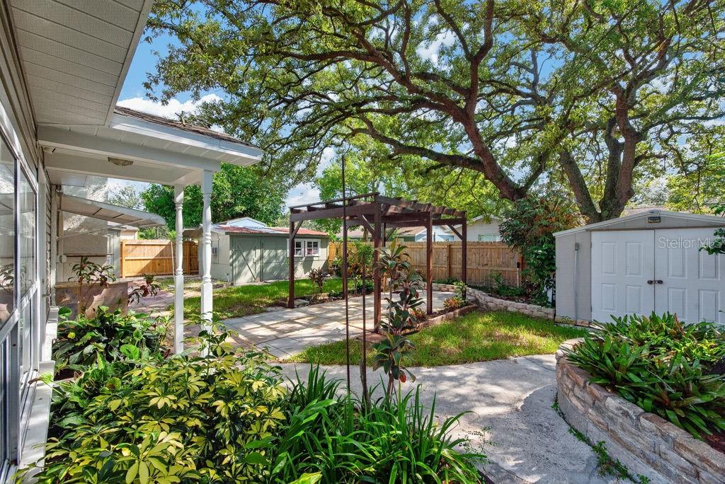 11005 N 27 St, Tampa, FL 33612 photo
