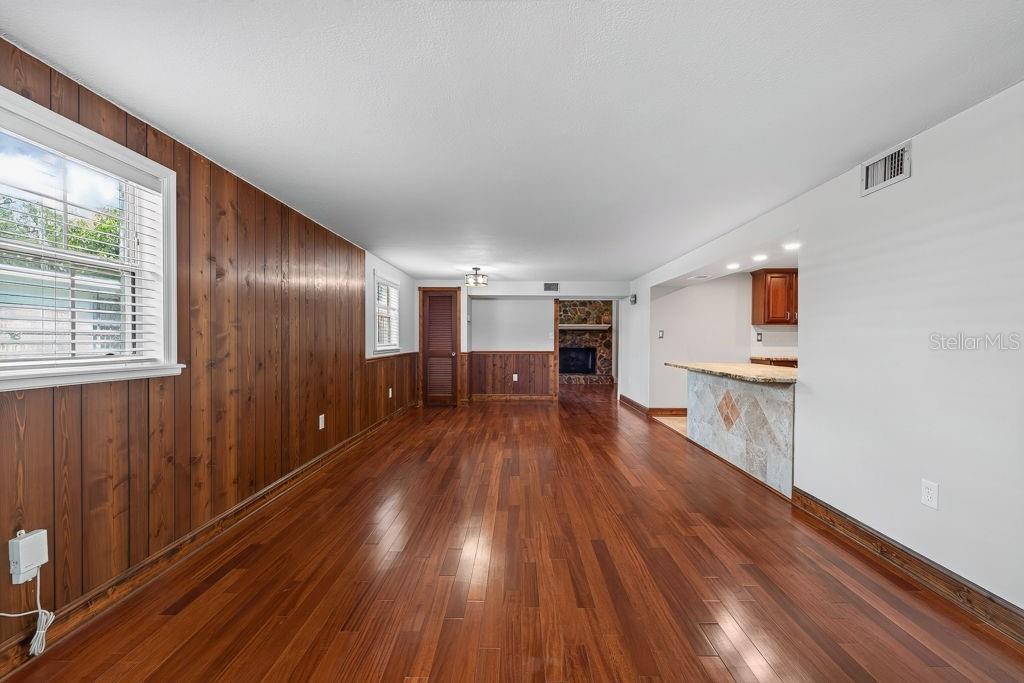 11005 N 27 St, Tampa, FL 33612 photo