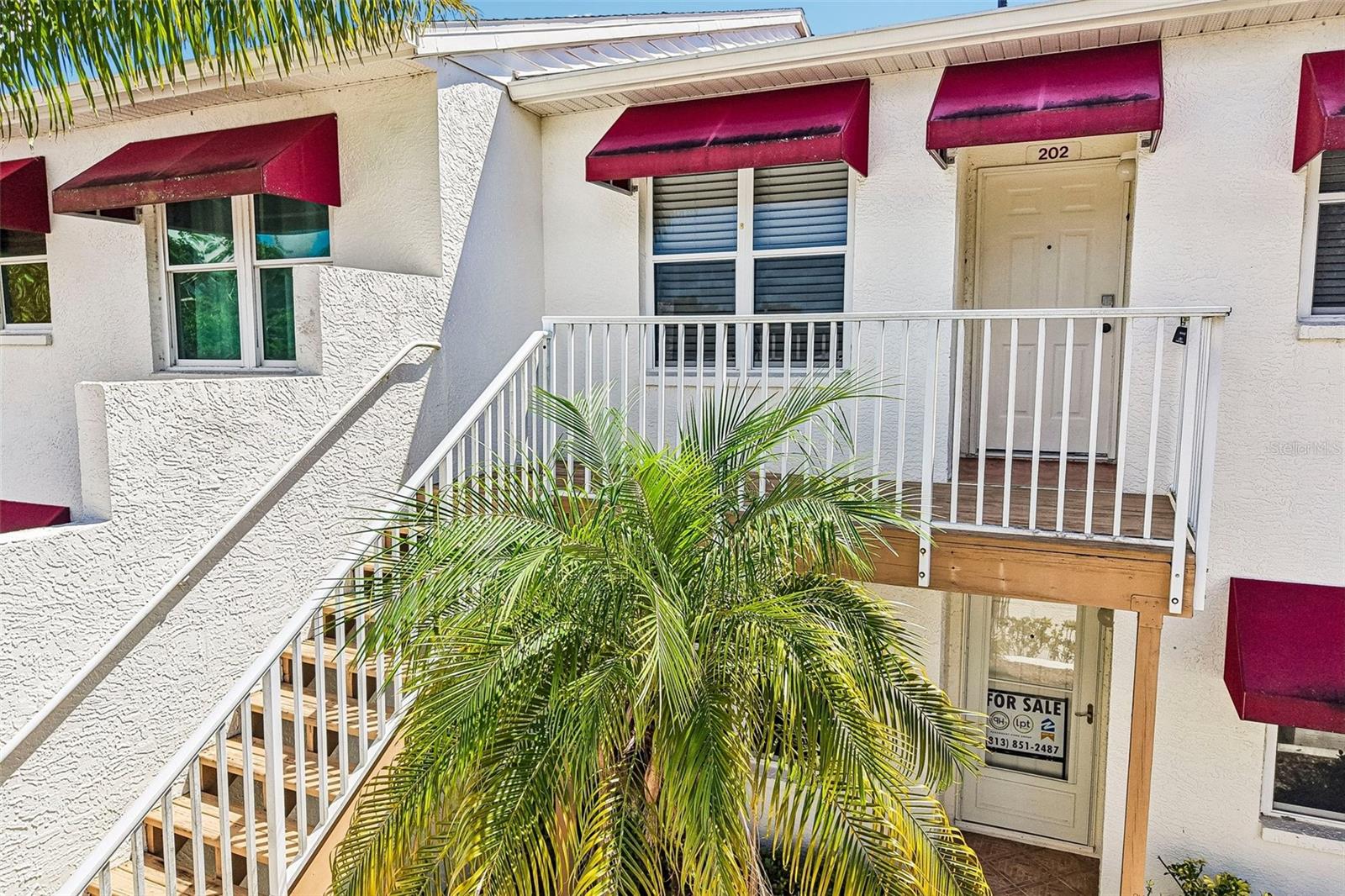 1400 Water View Dr, Largo, FL 33771