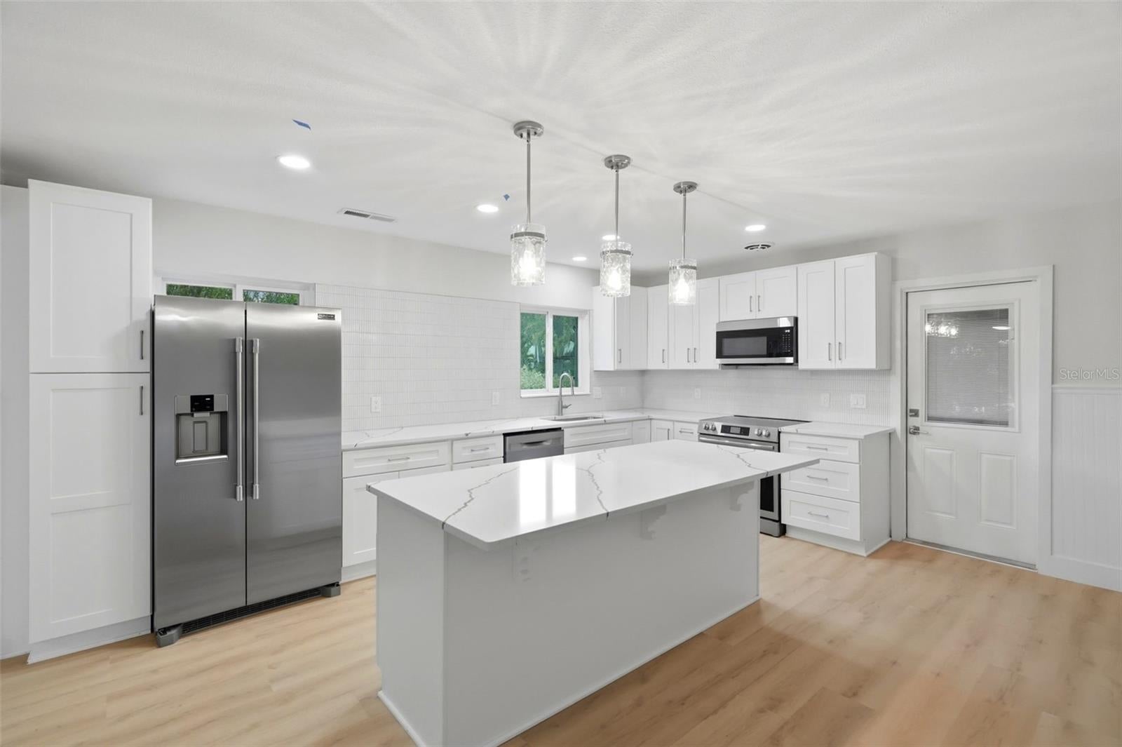 15814 3 St, Redington Beach, FL 33708 photo