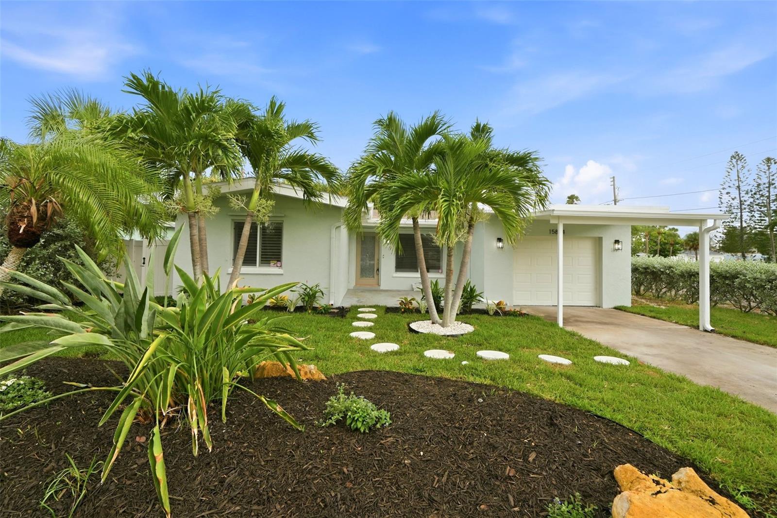 15814 3 St, Redington Beach, FL 33708 photo