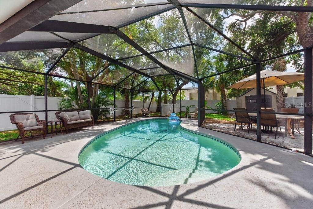 1715 S Hubert Ave, Tampa, FL 33629 photo