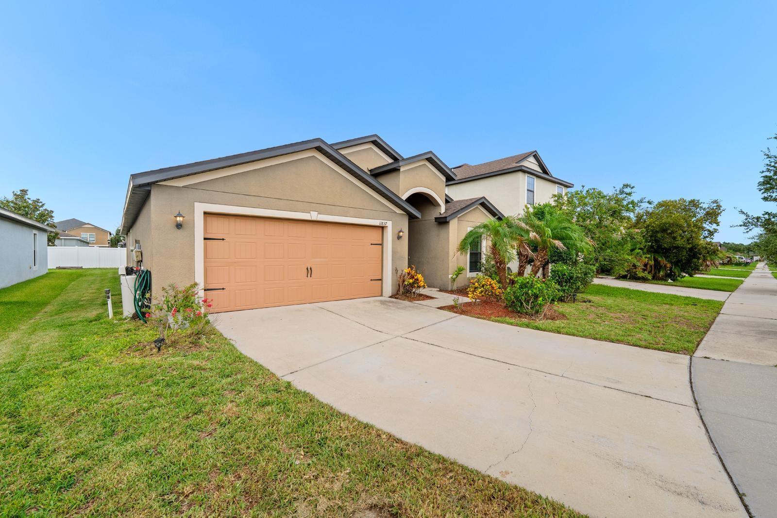 11837 Thicket Wood Dr, Riverview, FL 33579 photo