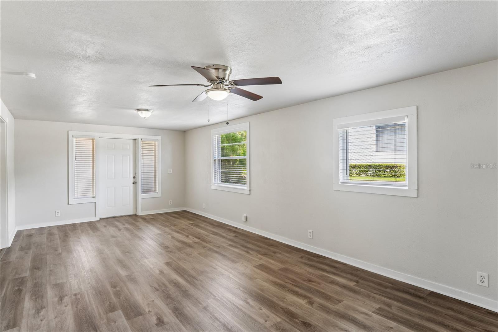 8975 69 St, Pinellas Park, FL 33782 photo