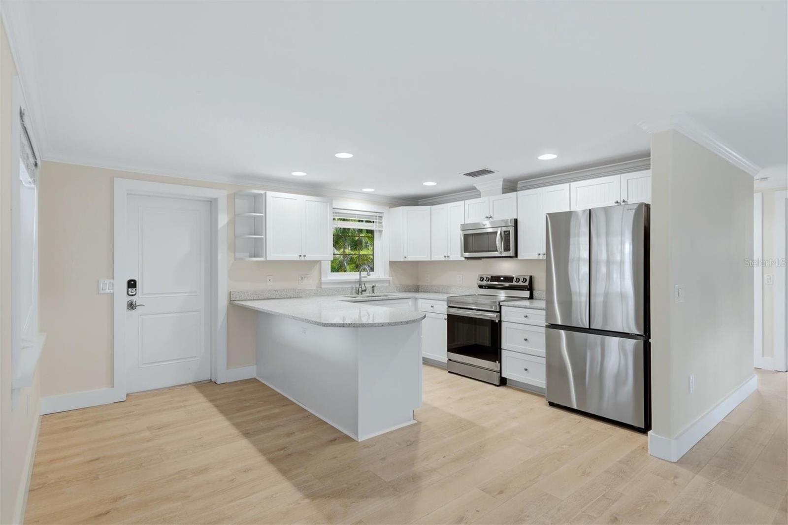 5803 De Palmas Ave, Holmes Beach, FL 34217 photo