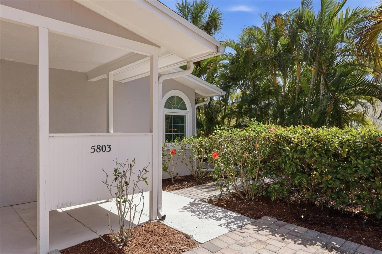 5803 De Palmas Ave, Holmes Beach, FL 34217 photo