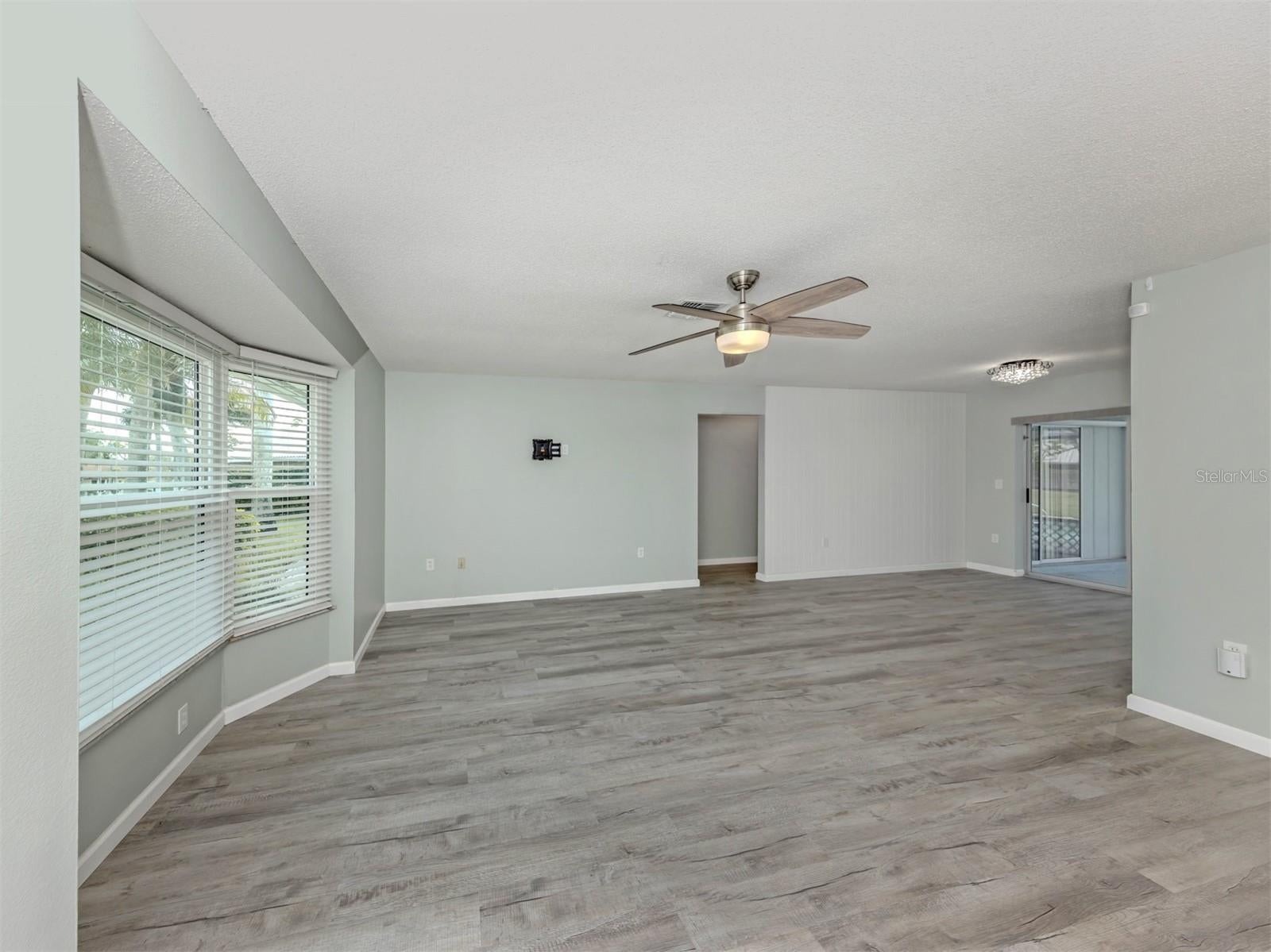 1053 Derian Pl, Nokomis, FL 34275 photo